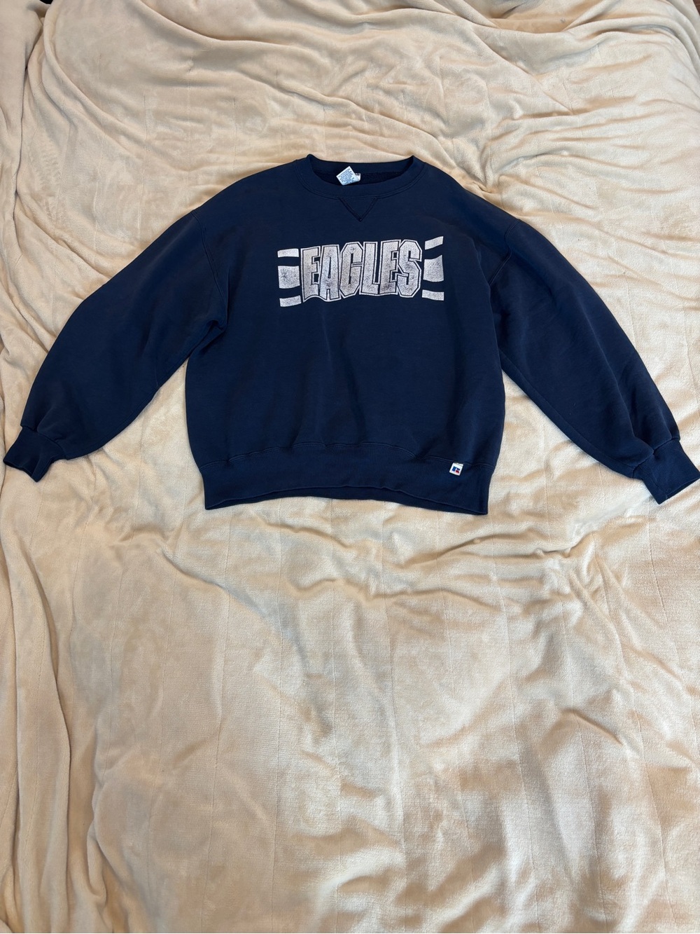 90’s Men's Navy 'EAGLES' Russell Athletic Crewneck Sweater